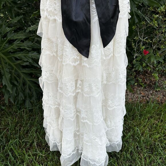 Vintage Ruffled Lace Formal Prom Dress Black Bow Tiered Prairie 3/4 Cottagecore - Picture 3 of 12